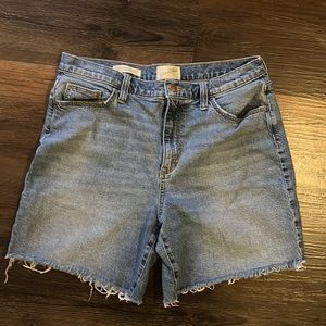 Denim frayed shorts